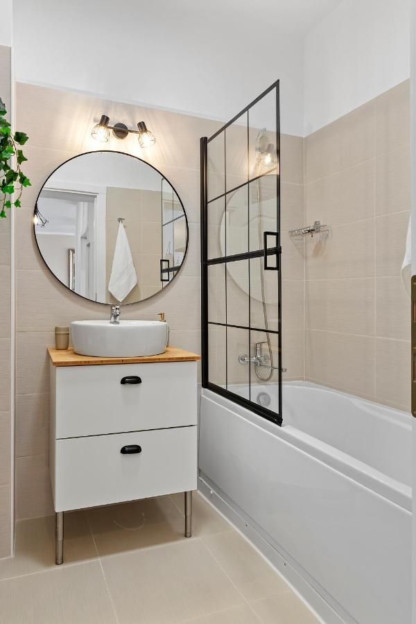 Artistry - Harmony In 1Br Apartment Bucharest Exterior photo